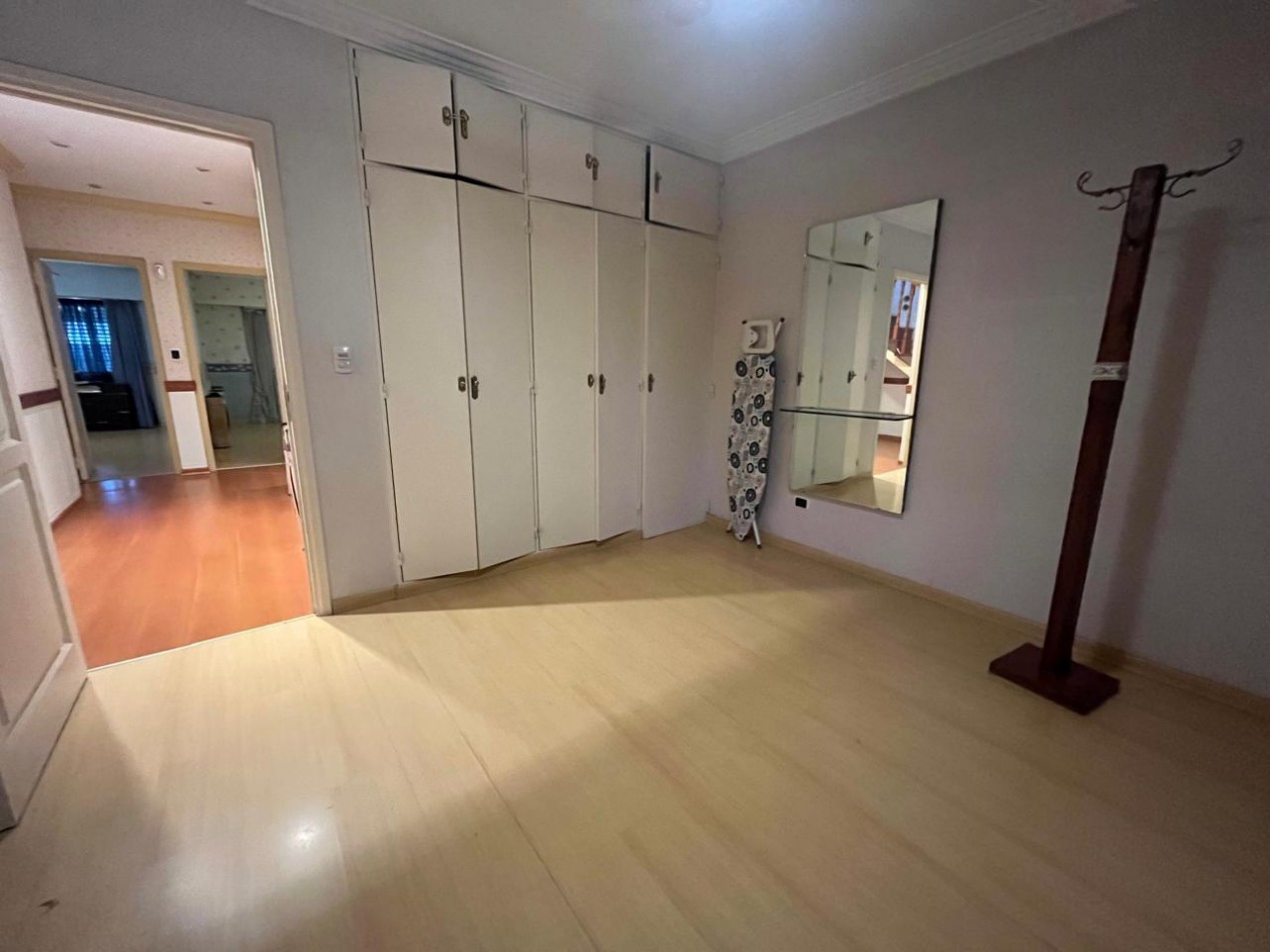 Chalet en Olivos: 6 ambientes en venta