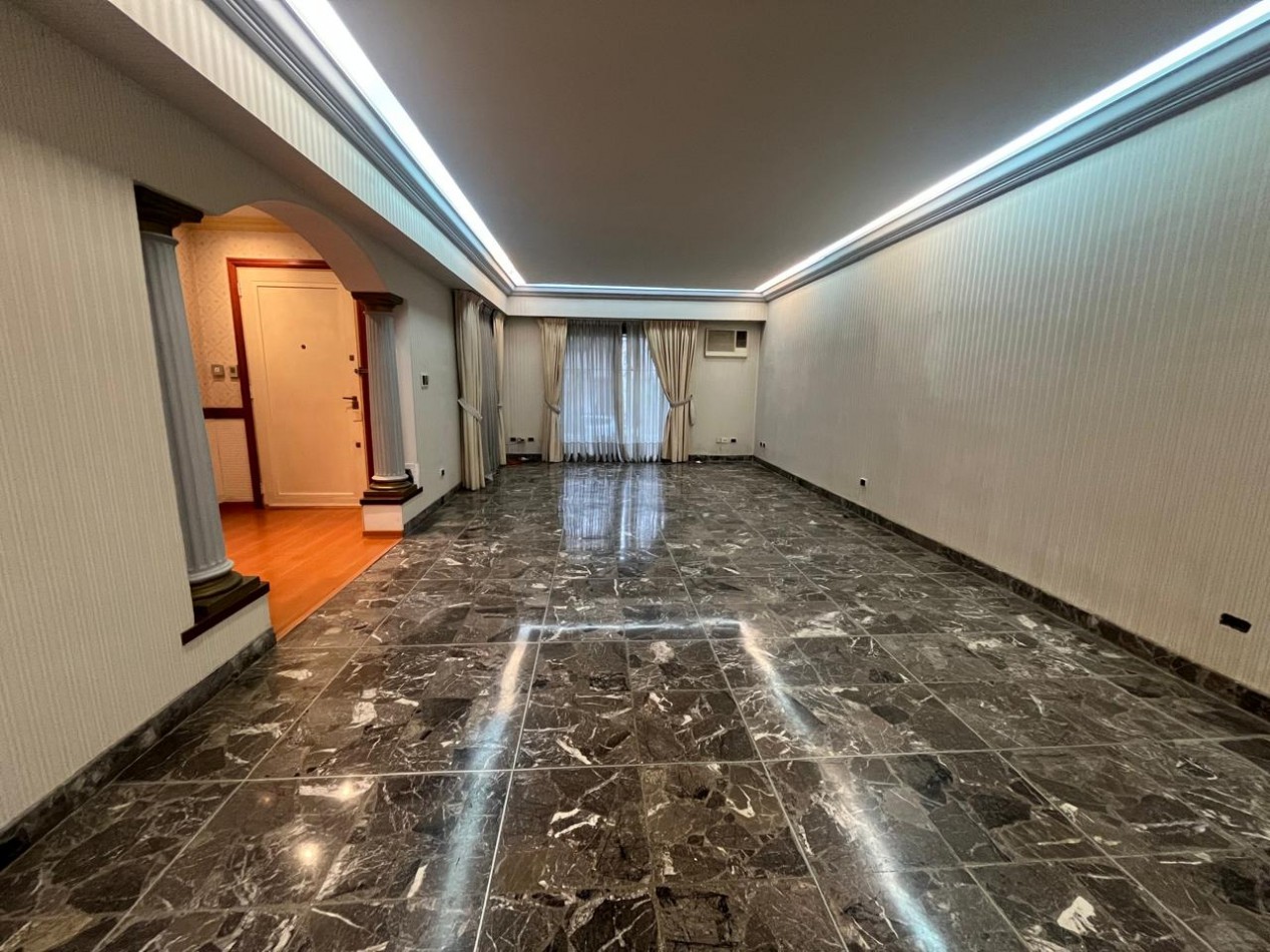 Chalet en Olivos: 6 ambientes en venta