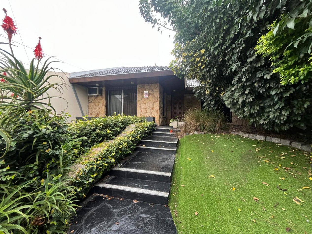 Chalet en Olivos: 6 ambientes en venta