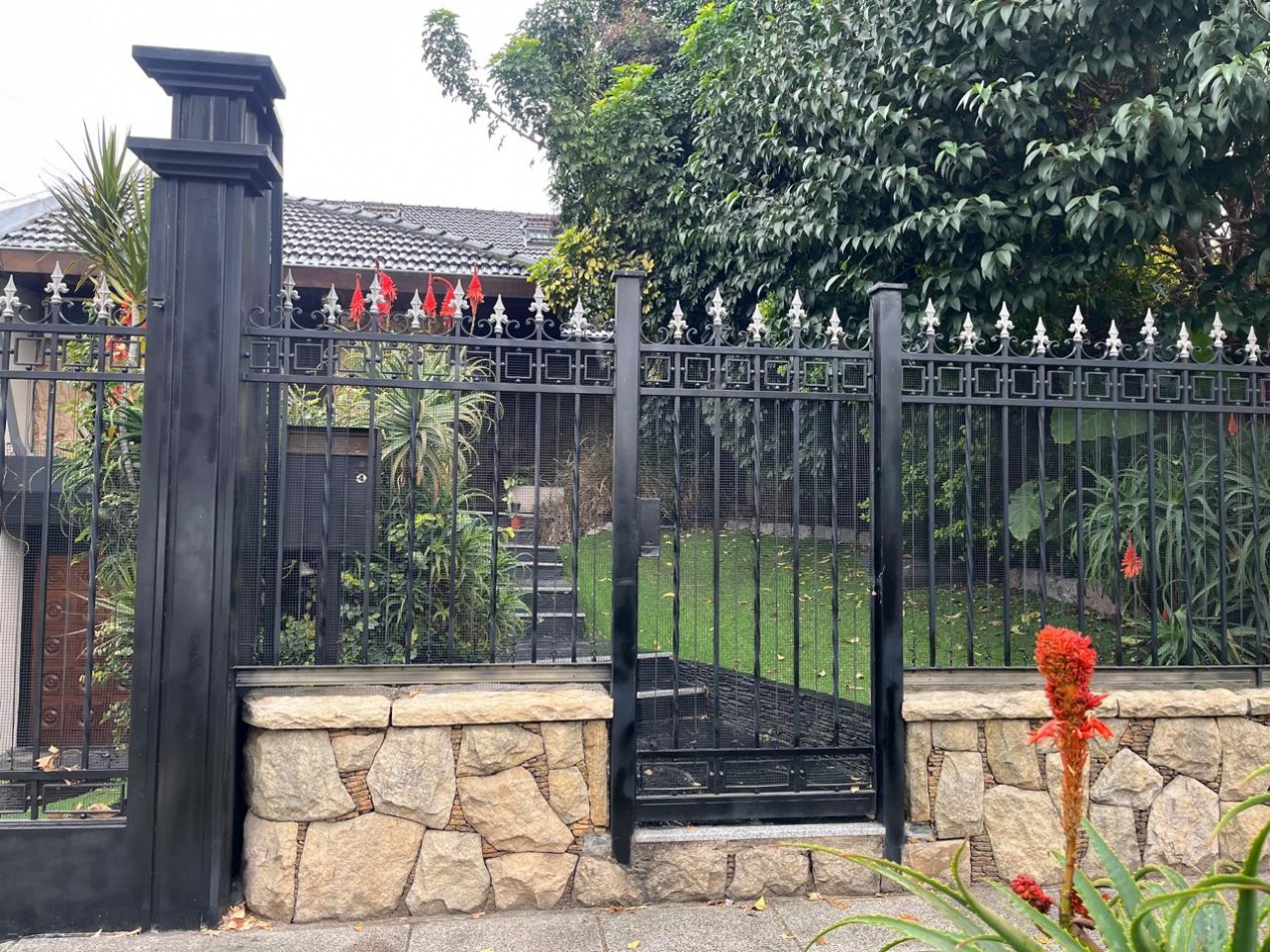 Chalet en Olivos: 6 ambientes en venta