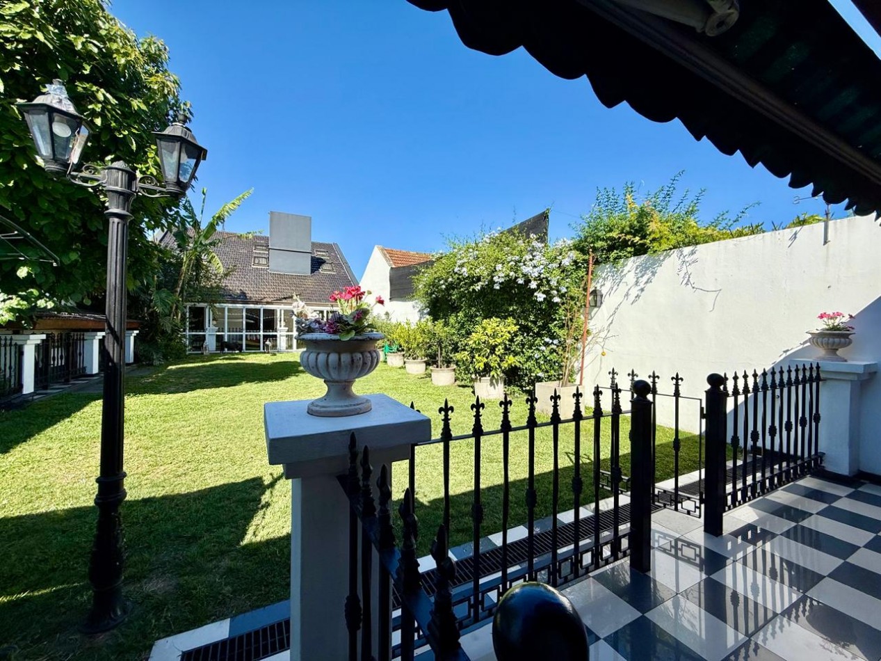 Chalet en Olivos: 6 ambientes en venta