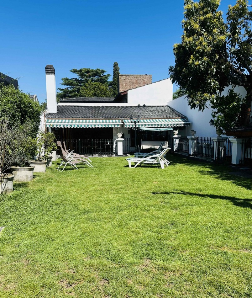 Chalet en Olivos: 6 ambientes en venta