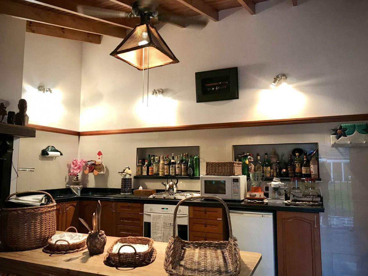 Chalet en Olivos: 6 ambientes en venta