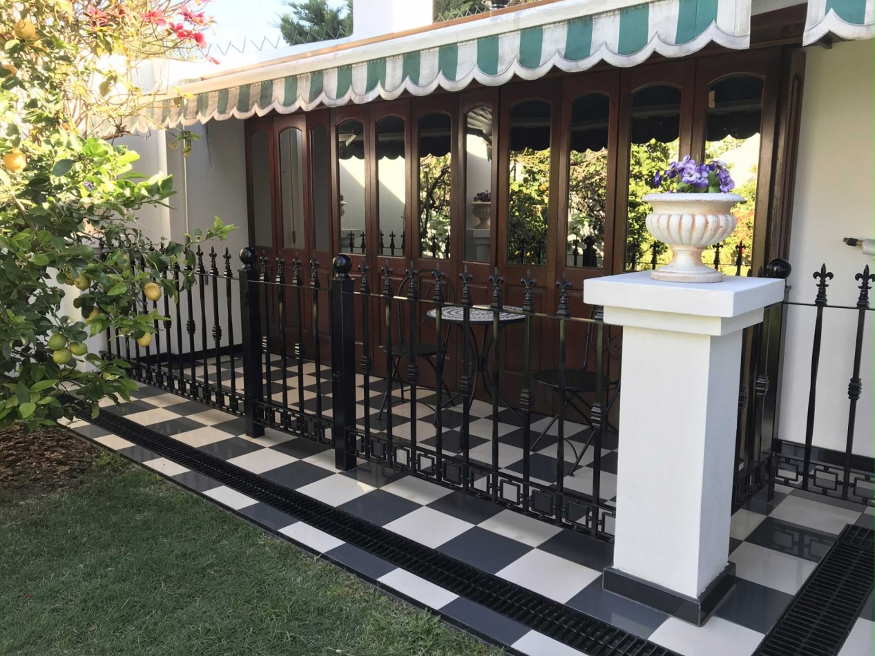 Chalet en Olivos: 6 ambientes en venta