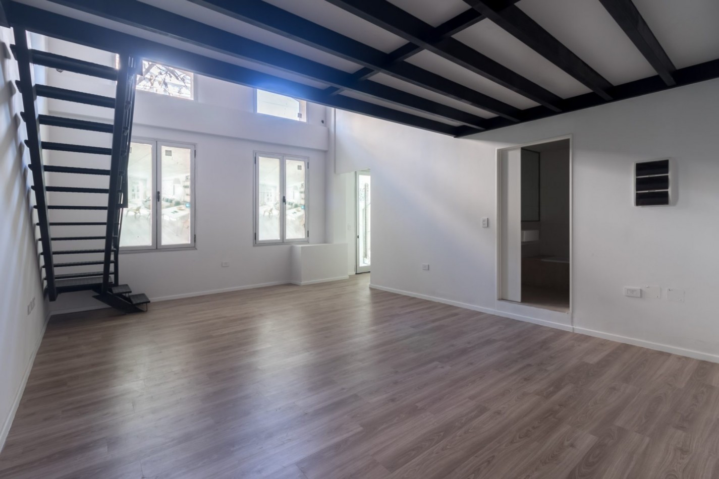 Loft en PB al frente Barracas en venta