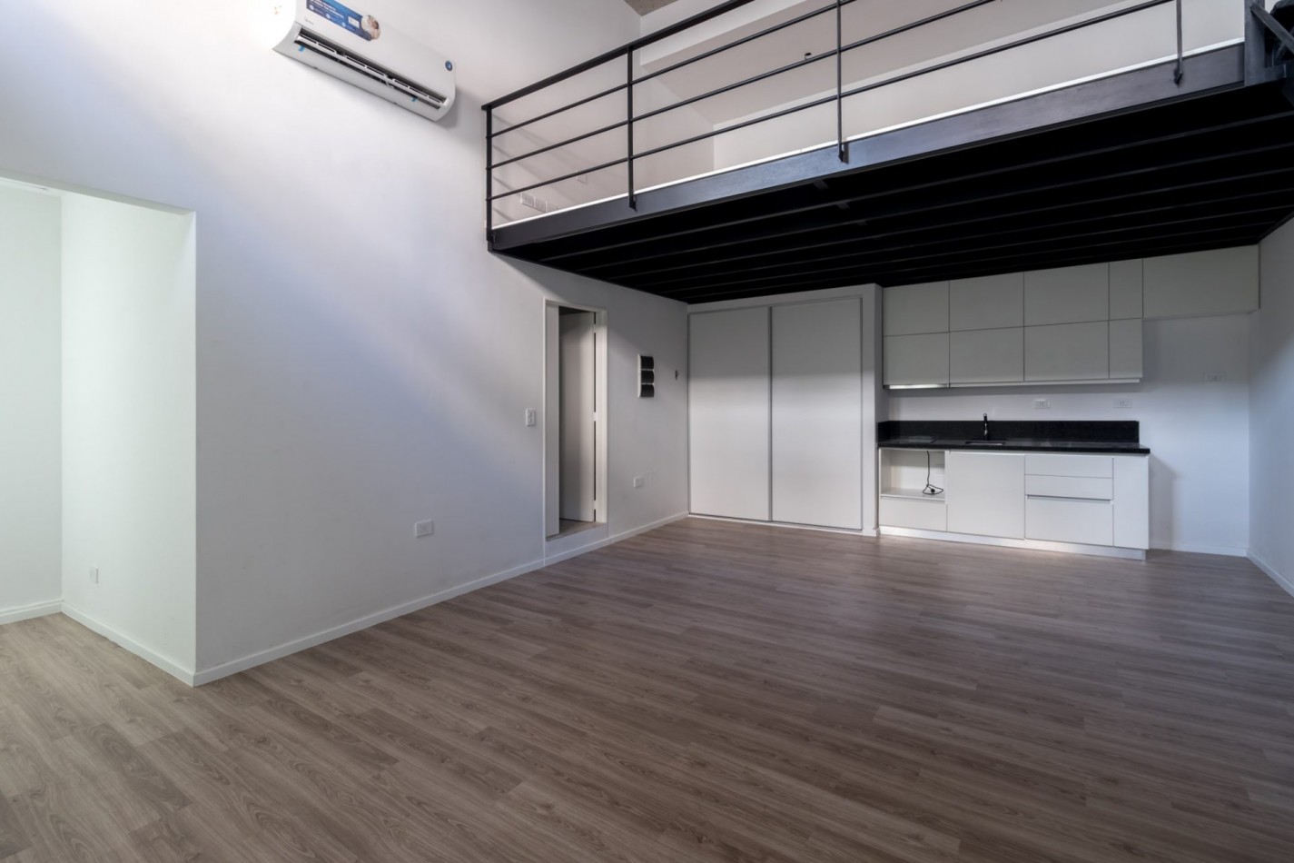 Loft en PB al frente Barracas en venta