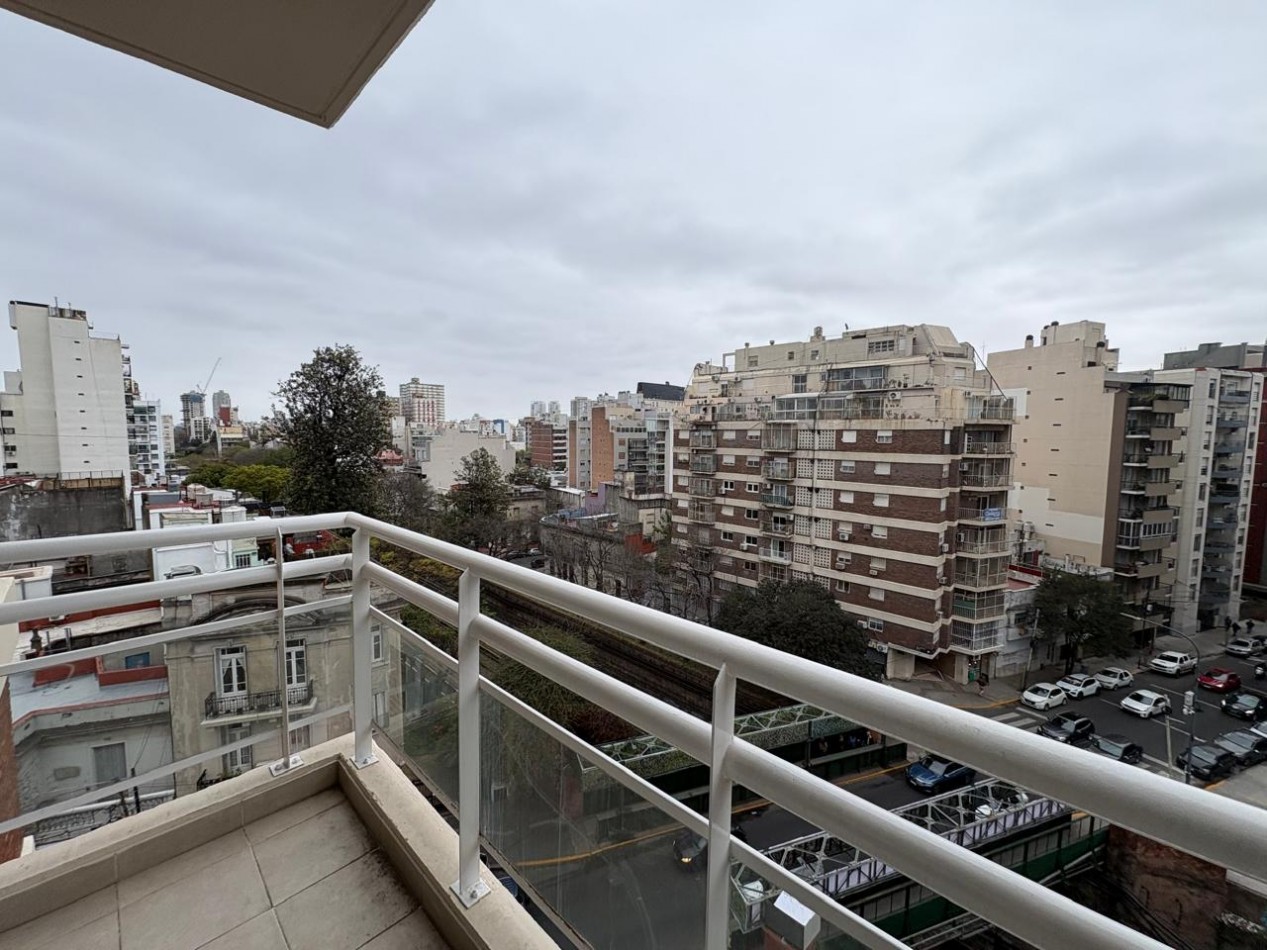 Monoambiente con balcon Caballito en venta